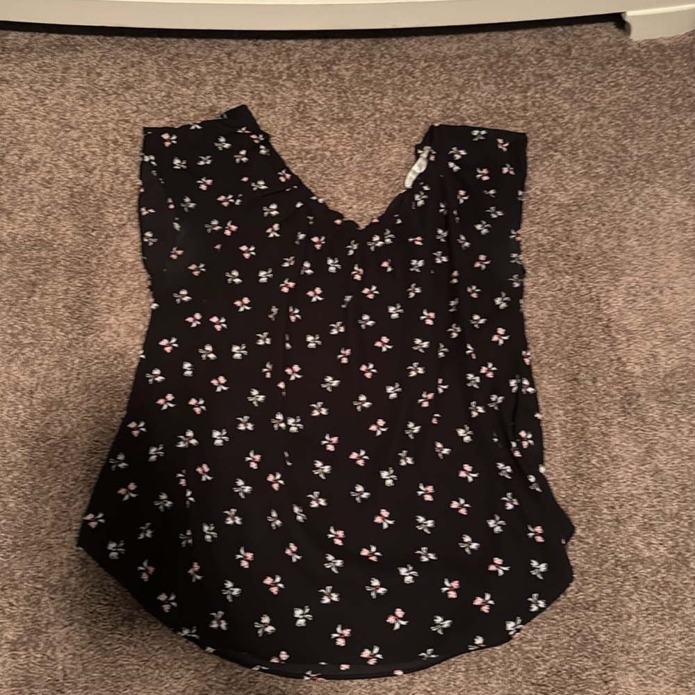 Lauren Conrad- L shirt